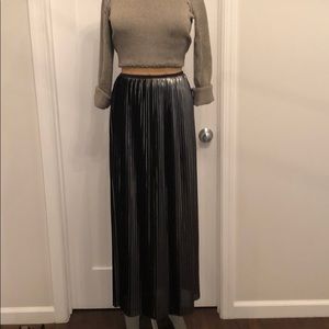 Pleated silver and black Zara skirt